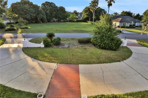 A home in WINTER HAVEN