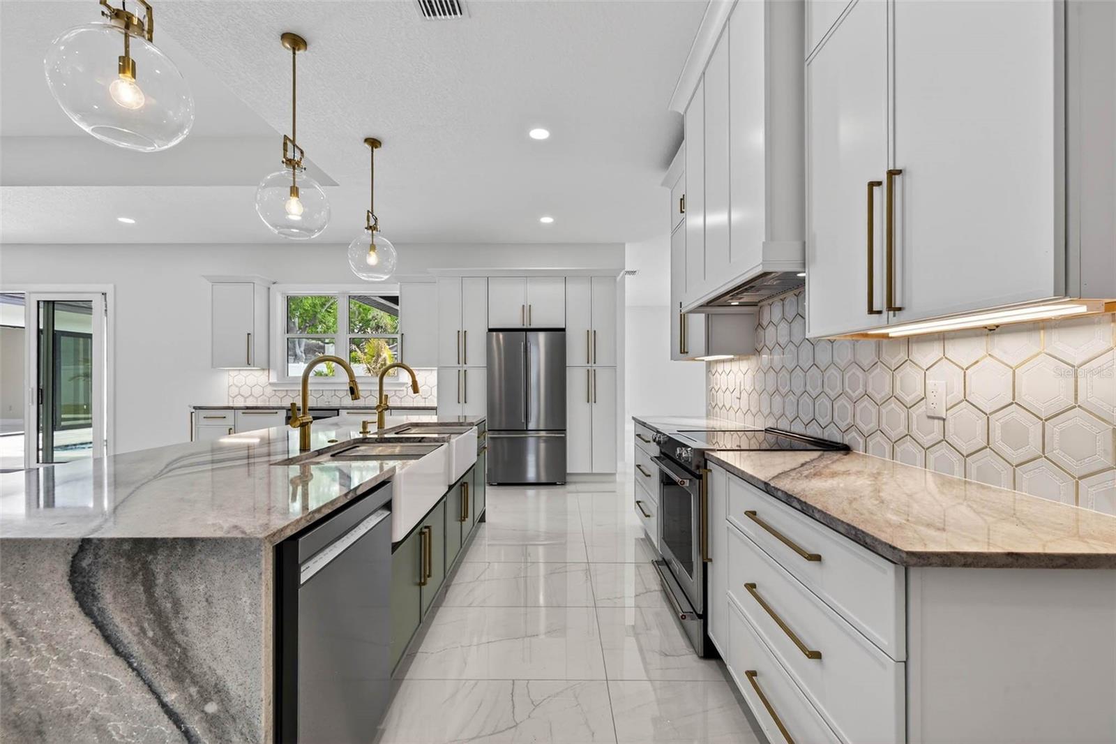 COLLINS ESTATES PH I - Residential