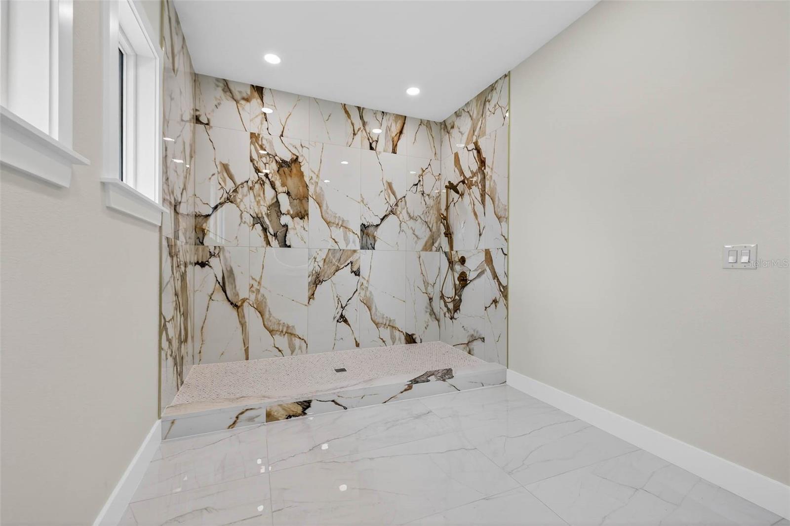 COLLINS ESTATES PH I - Residential