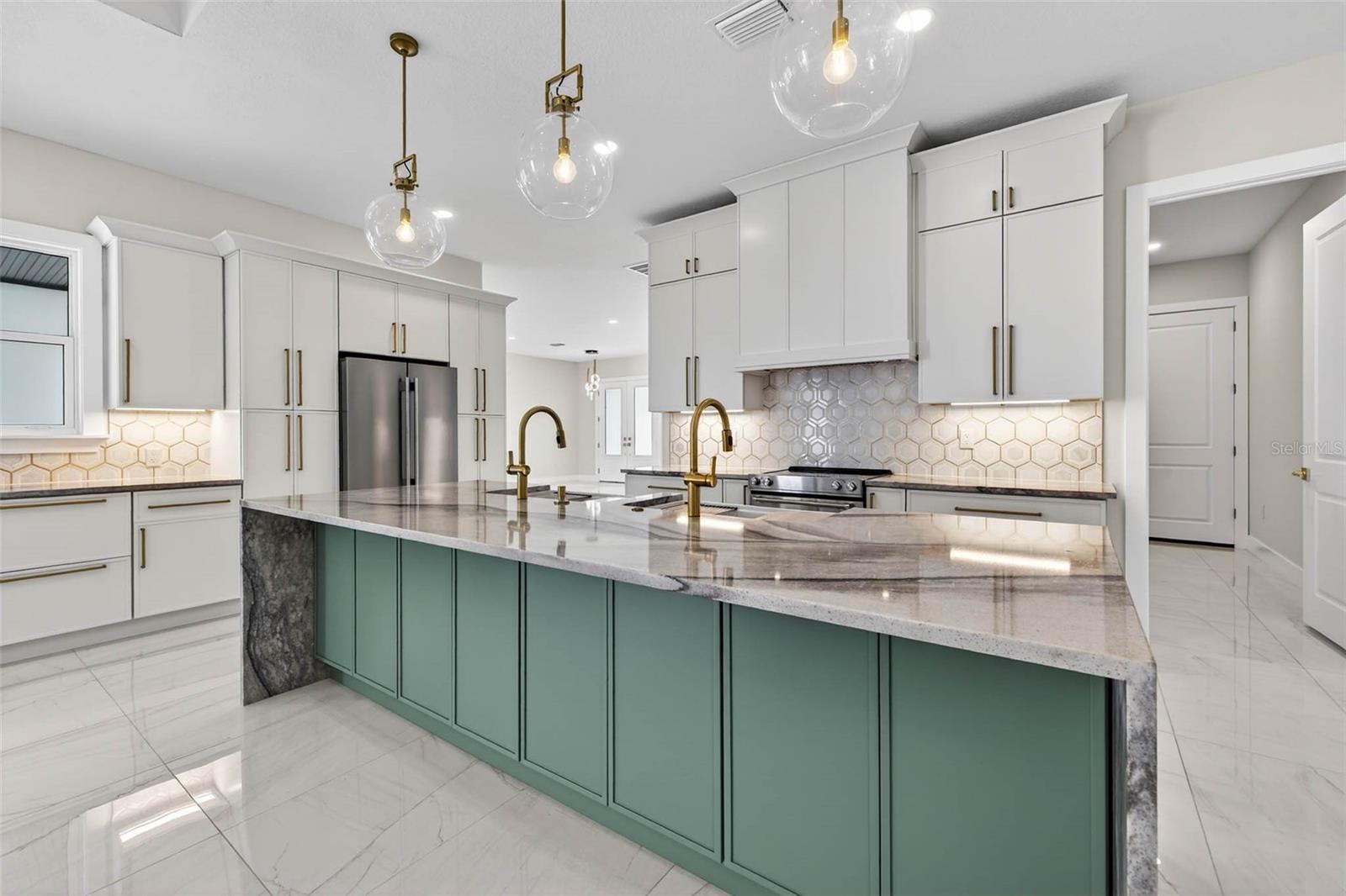 COLLINS ESTATES PH I - Residential