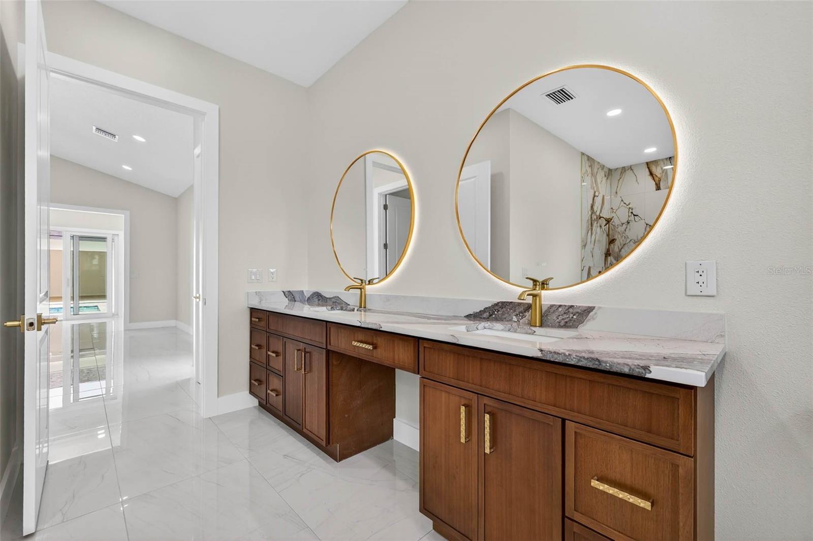 COLLINS ESTATES PH I - Residential