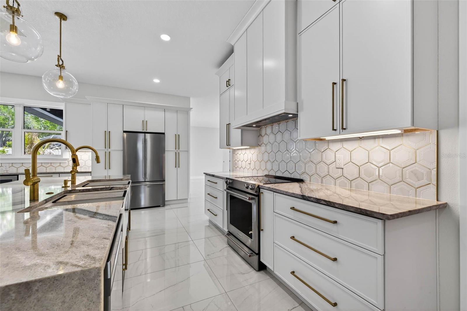 COLLINS ESTATES PH I - Residential