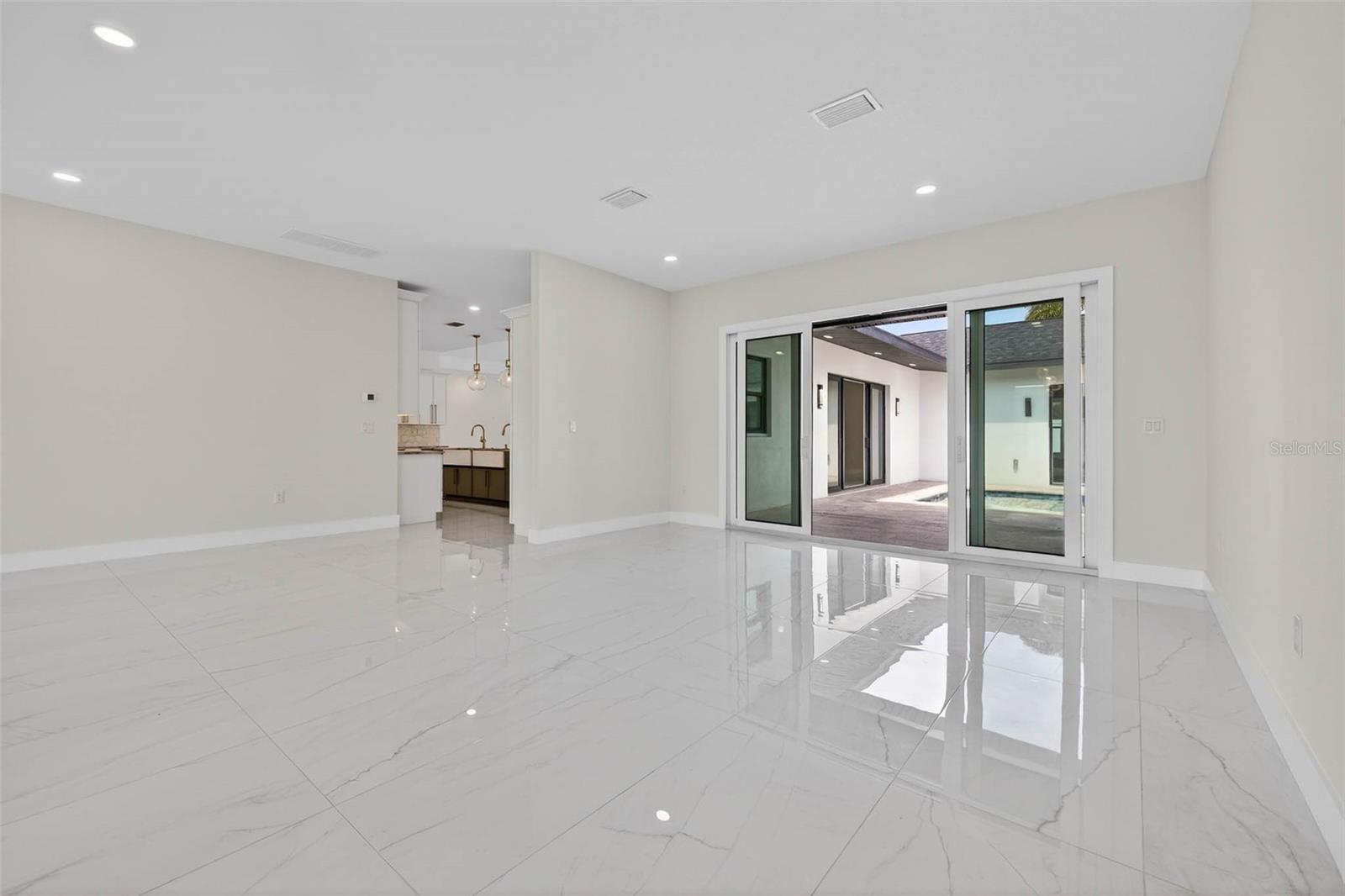 COLLINS ESTATES PH I - Residential