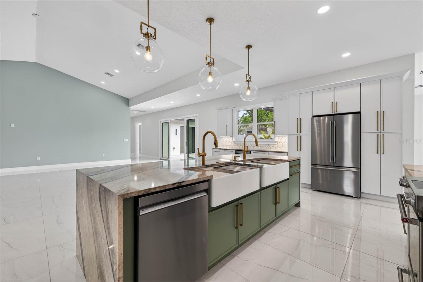 COLLINS ESTATES PH I - Residential