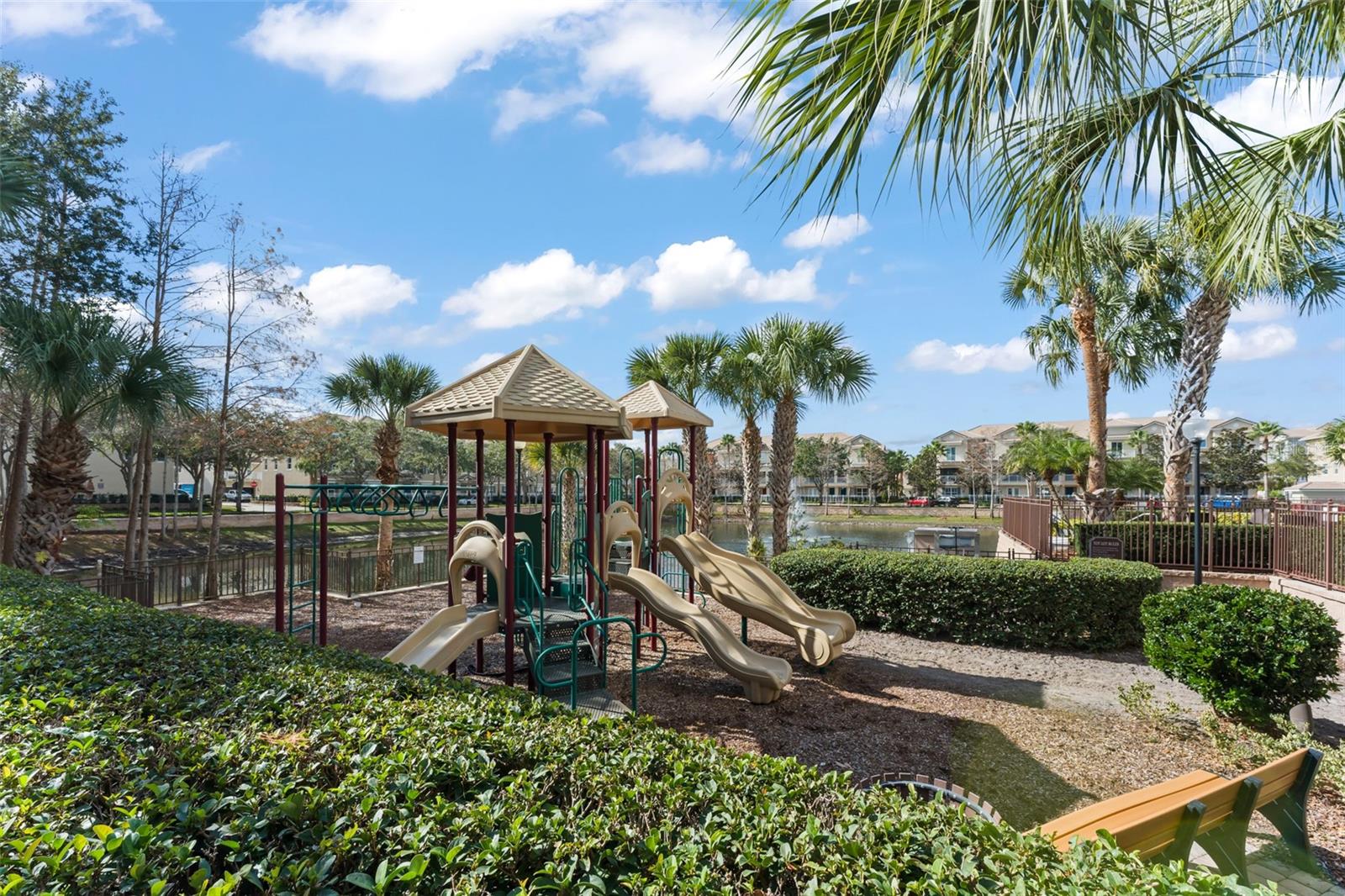 GRANDE OAKS AT HEATHROW - Residential