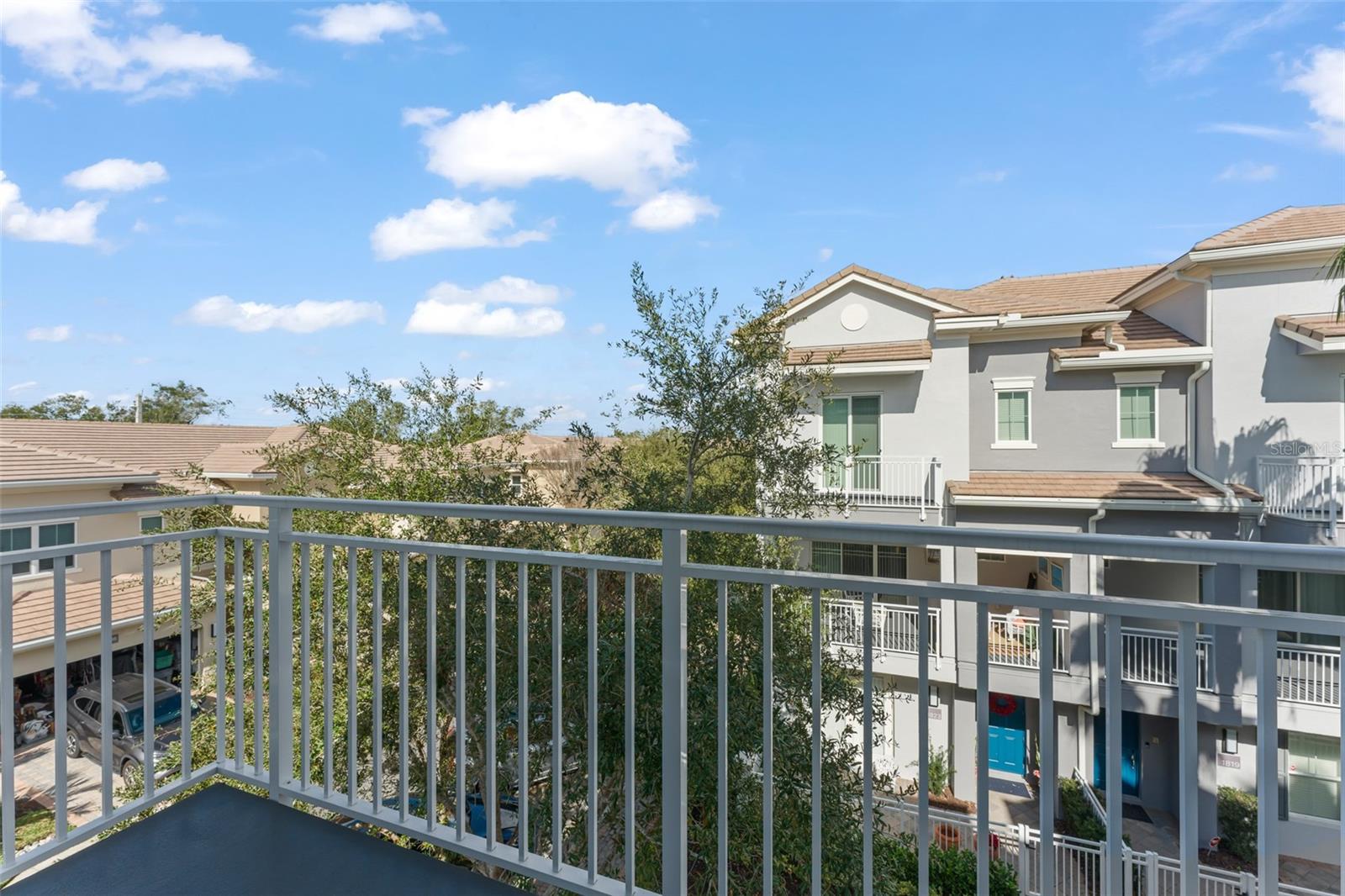 GRANDE OAKS AT HEATHROW - Residential