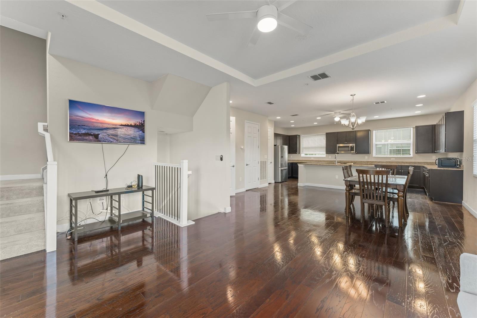 GRANDE OAKS AT HEATHROW - Residential