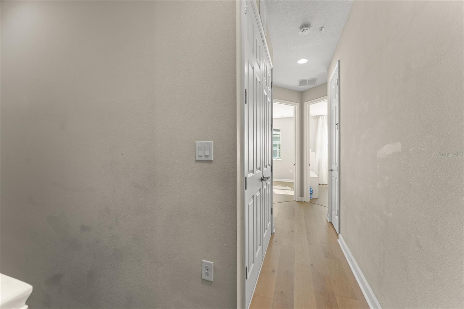 GRANDE OAKS AT HEATHROW - Residential