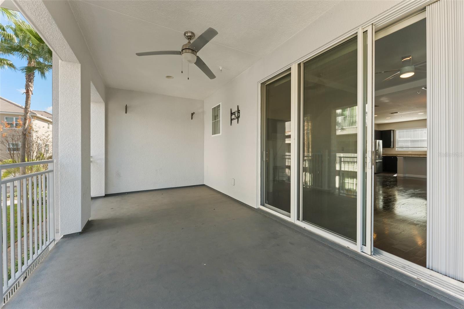 GRANDE OAKS AT HEATHROW - Residential