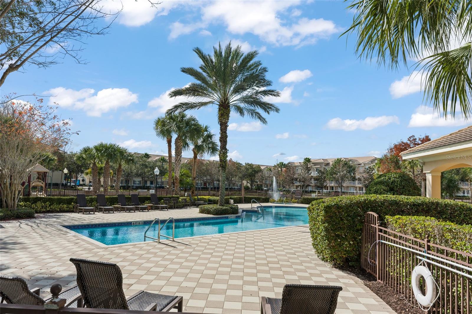 GRANDE OAKS AT HEATHROW - Residential