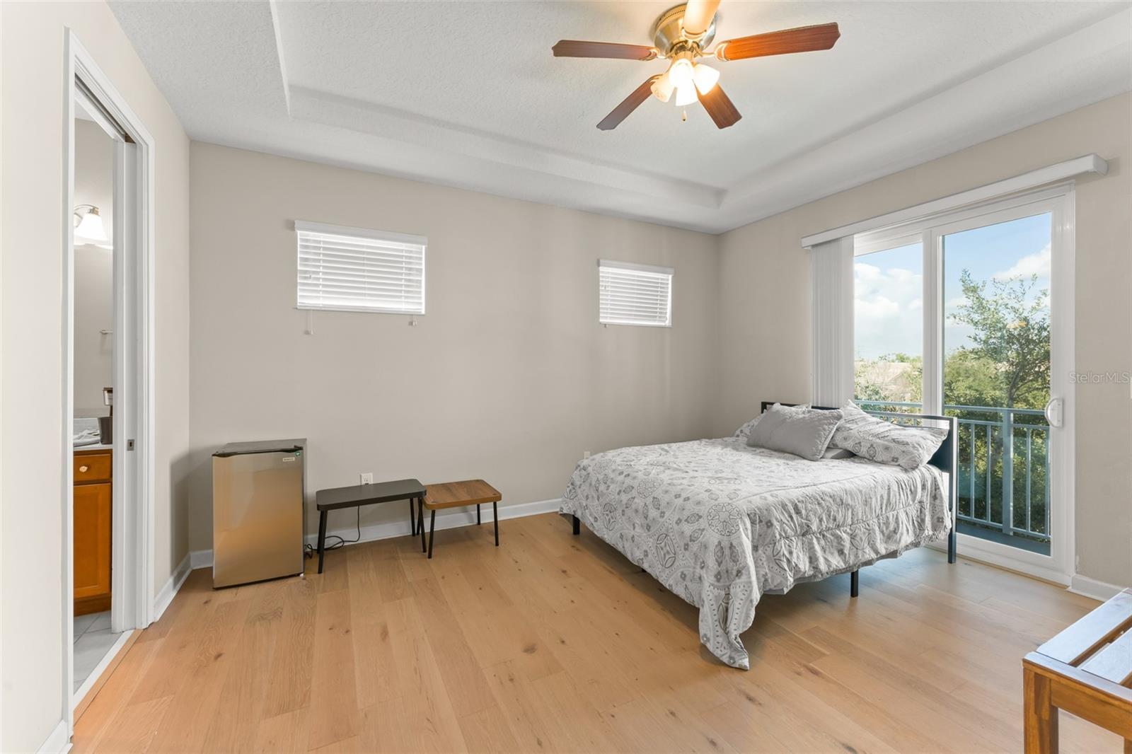 GRANDE OAKS AT HEATHROW - Residential