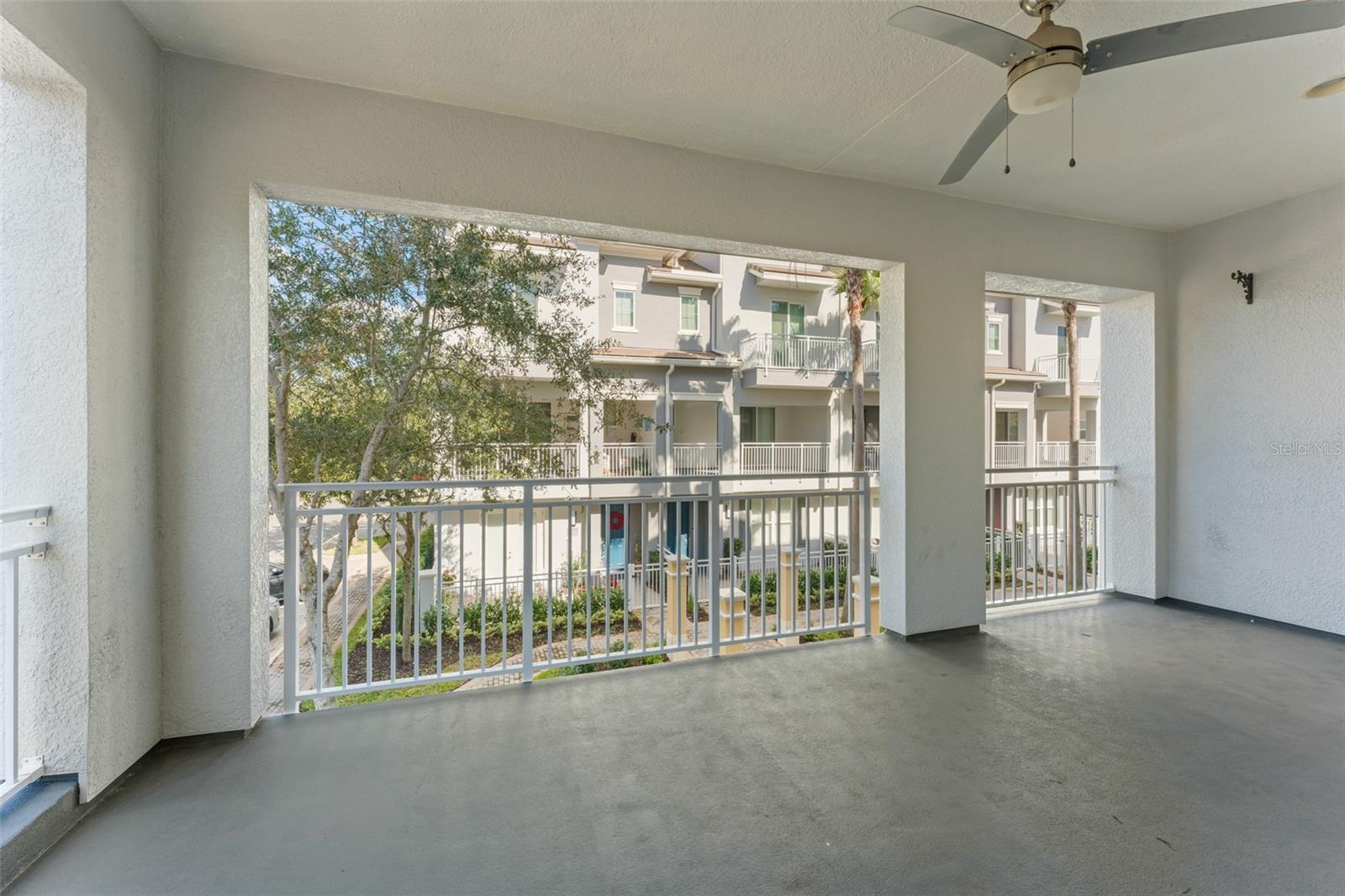 GRANDE OAKS AT HEATHROW - Residential