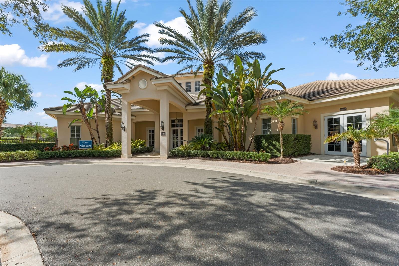 GRANDE OAKS AT HEATHROW - Residential