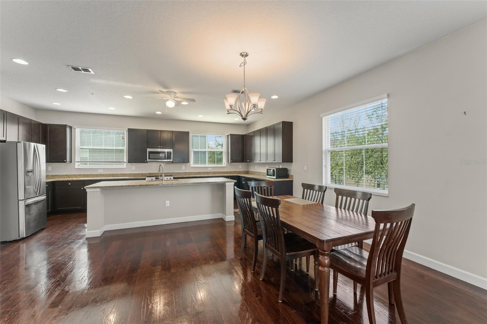 GRANDE OAKS AT HEATHROW - Residential