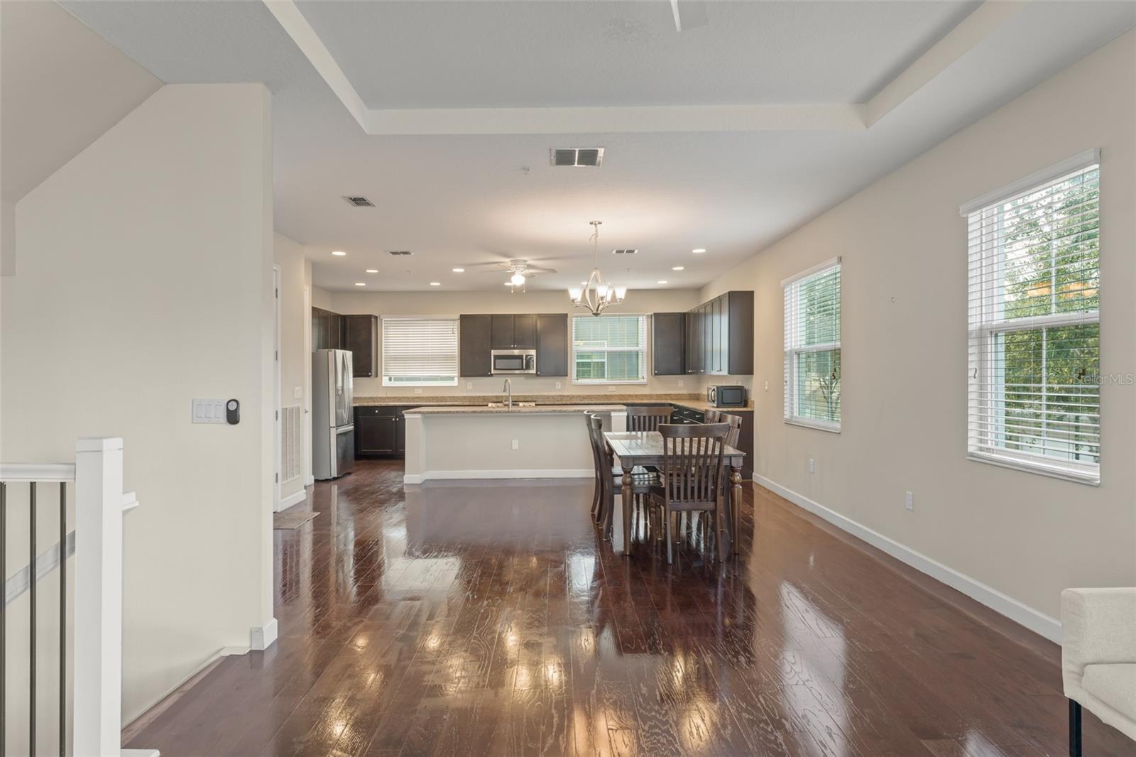 GRANDE OAKS AT HEATHROW - Residential