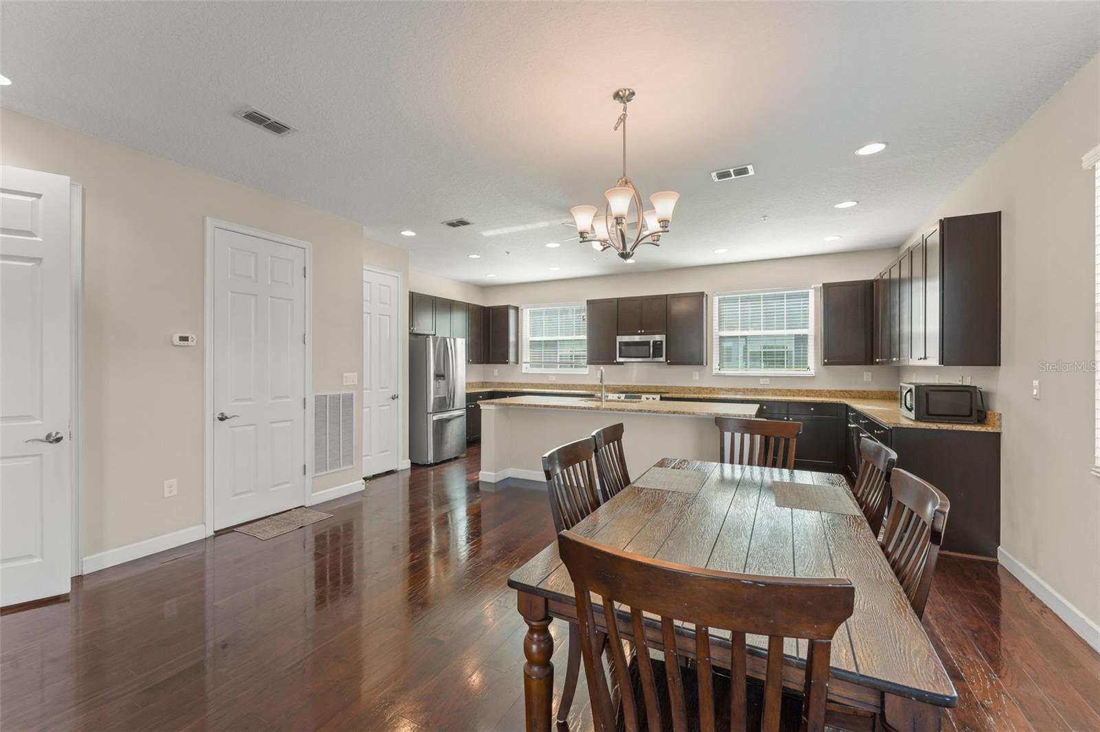 GRANDE OAKS AT HEATHROW - Residential