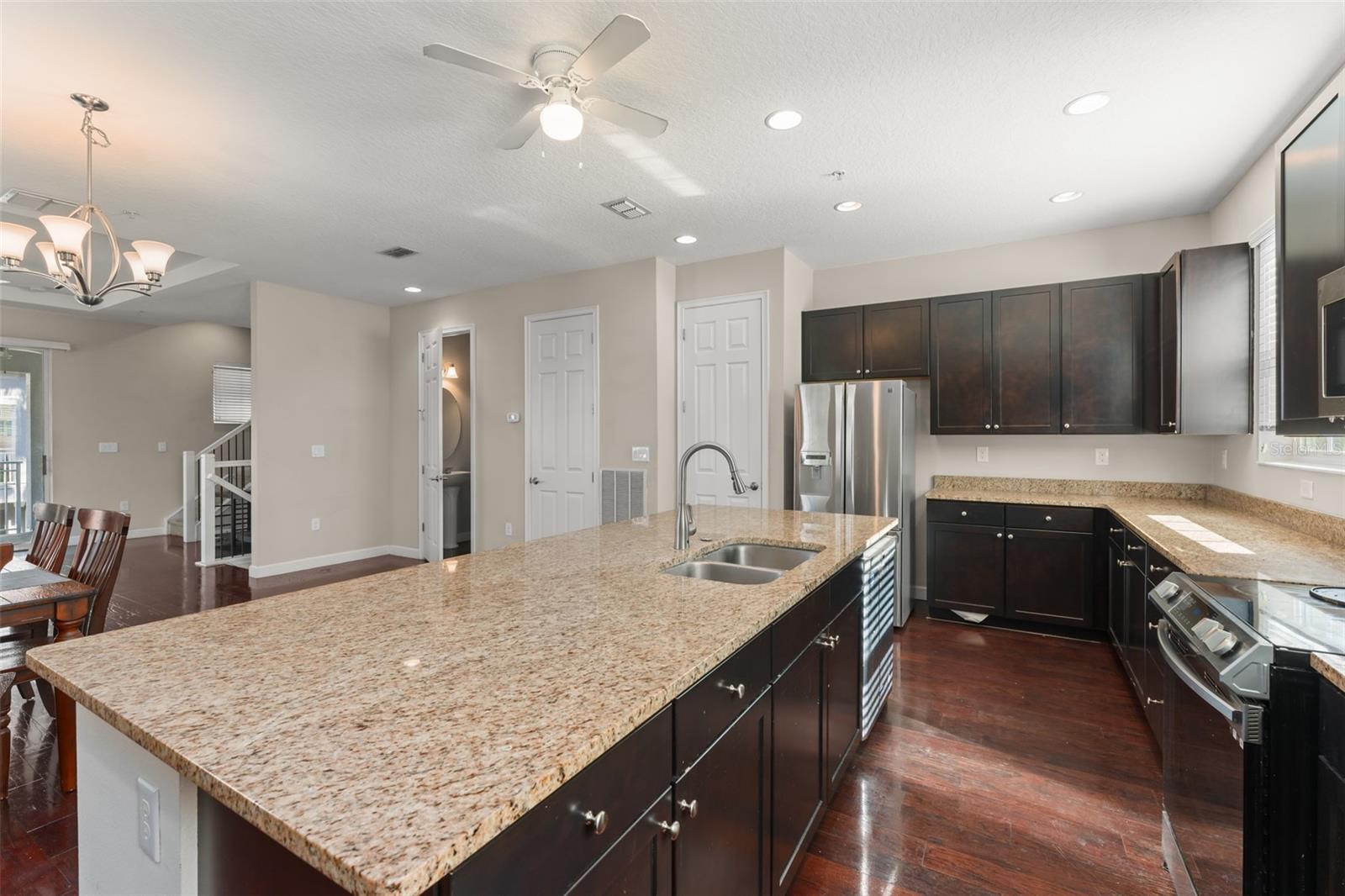 GRANDE OAKS AT HEATHROW - Residential