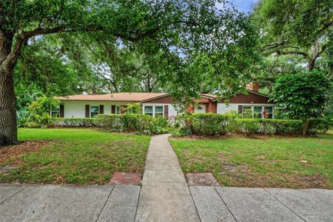 A home in LAKELAND