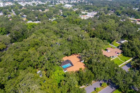 A home in LAKELAND