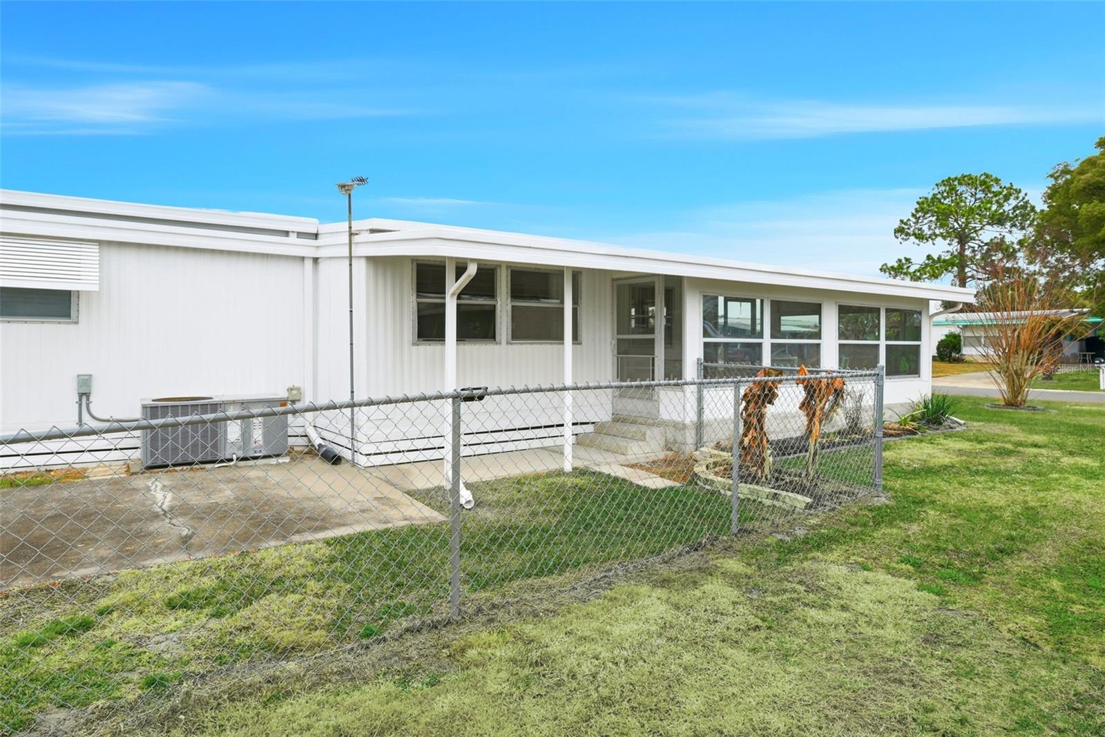 TAVARES LAKE FRANCES ESTATES - Residential