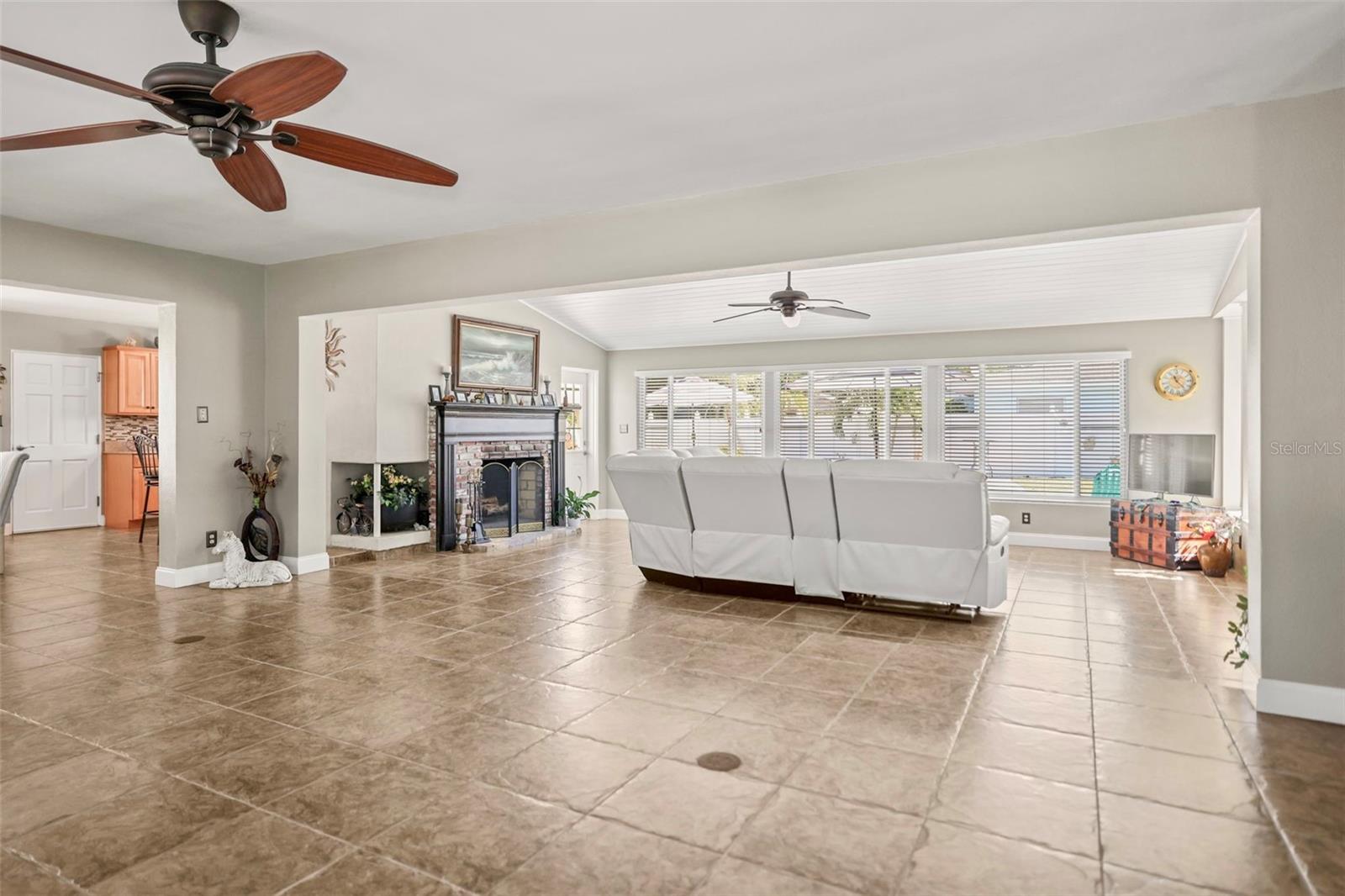 SHORE CREST - Residential