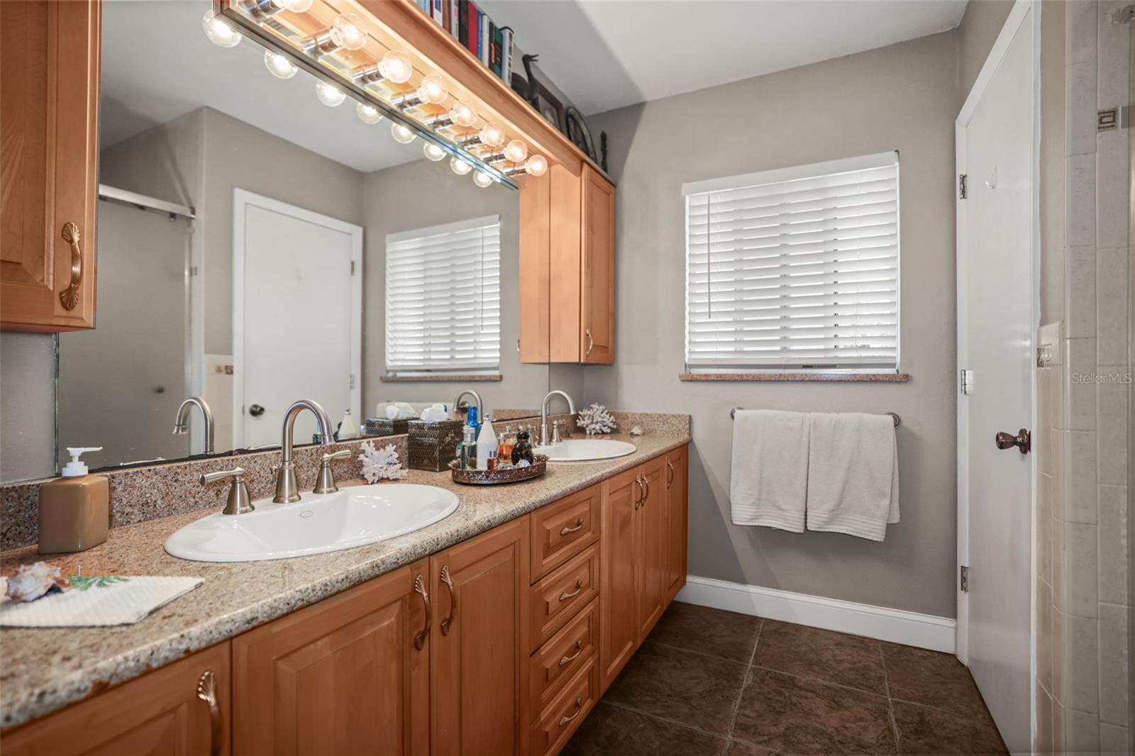 SHORE CREST - Residential