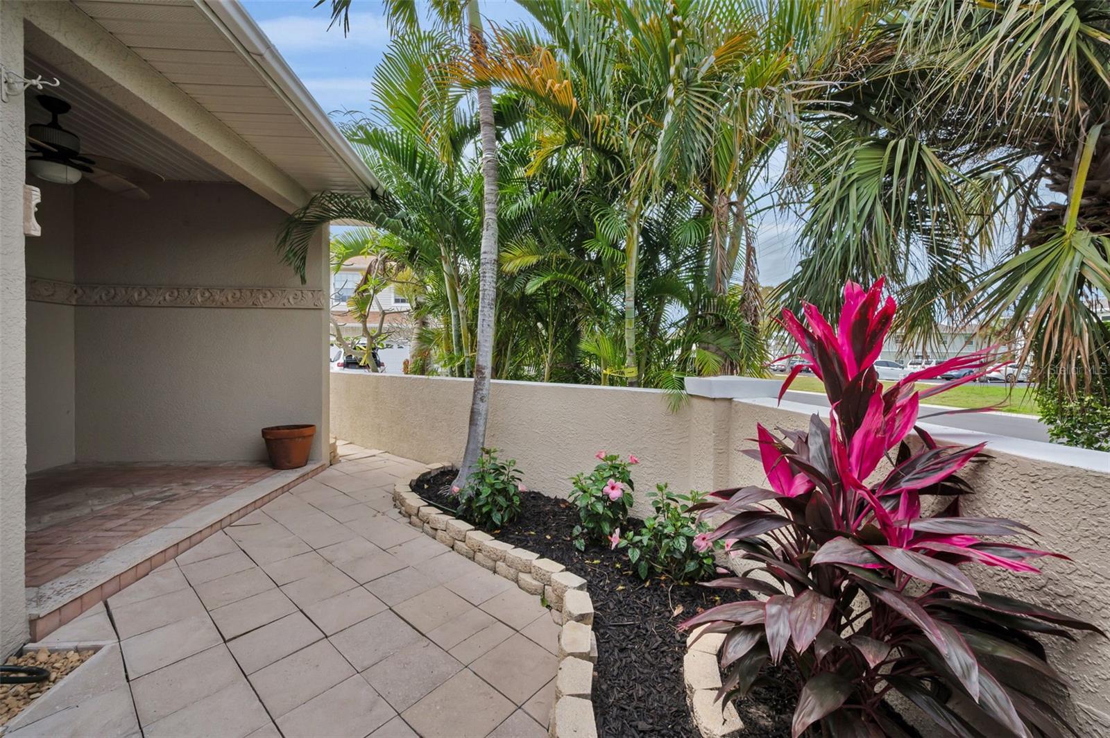 OAKHURST MANOR TWNHMS - Residential