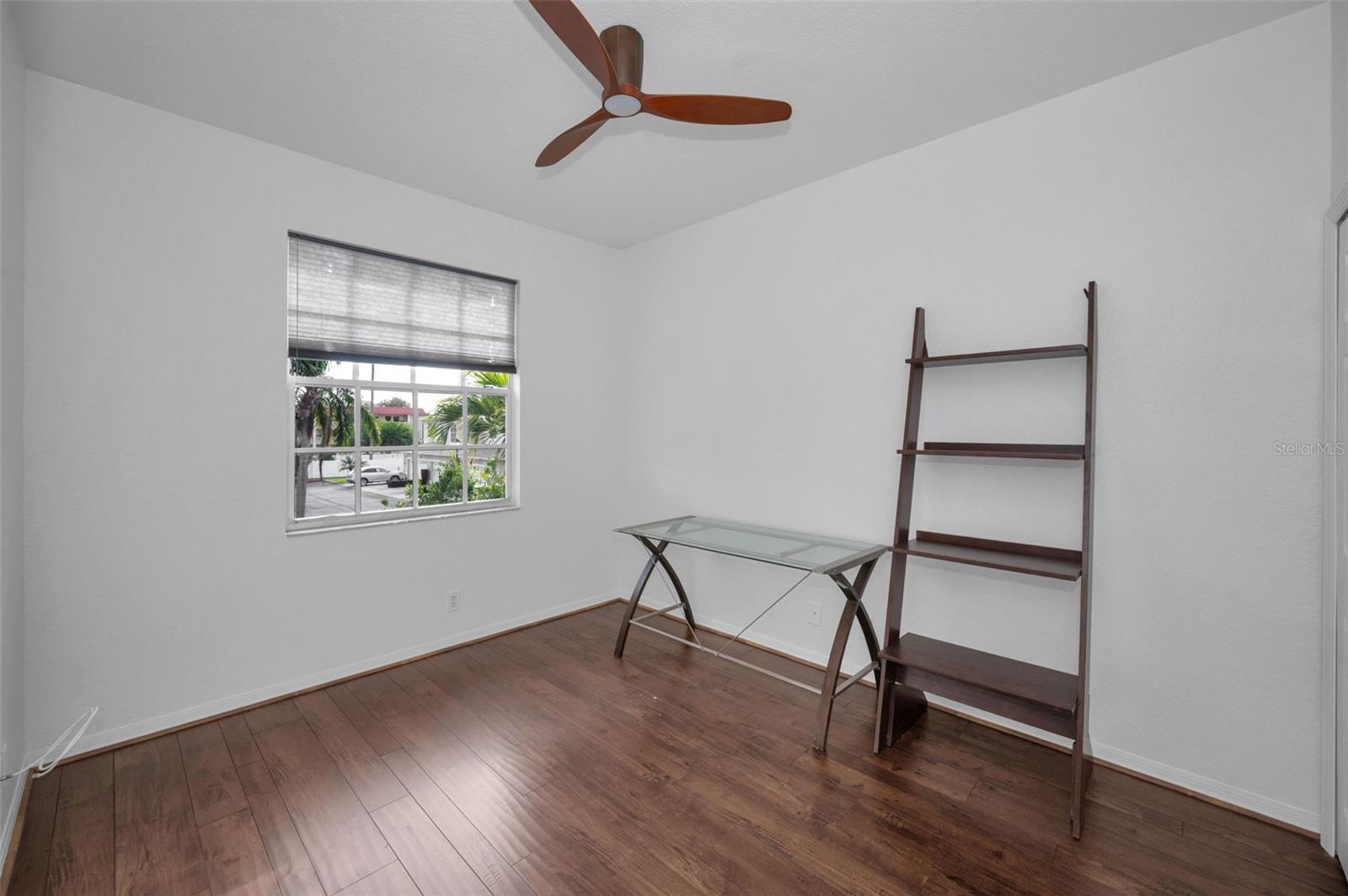 OAKHURST MANOR TWNHMS - Residential