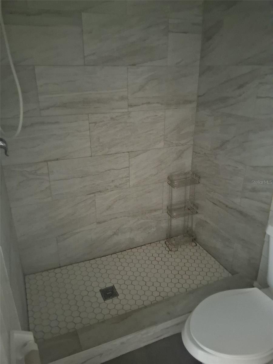 EOLA PARK HEIGHTS - Residential Lease