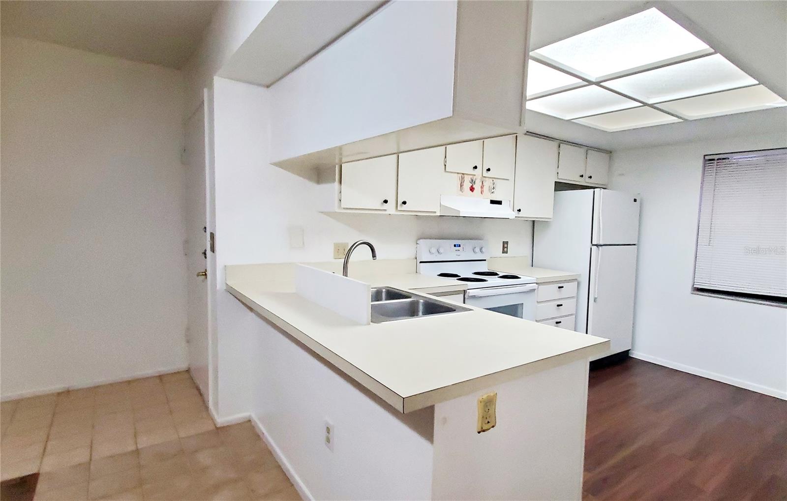 MEADOWS CONDO AT EAST LAKE WOODLANDS - Residential