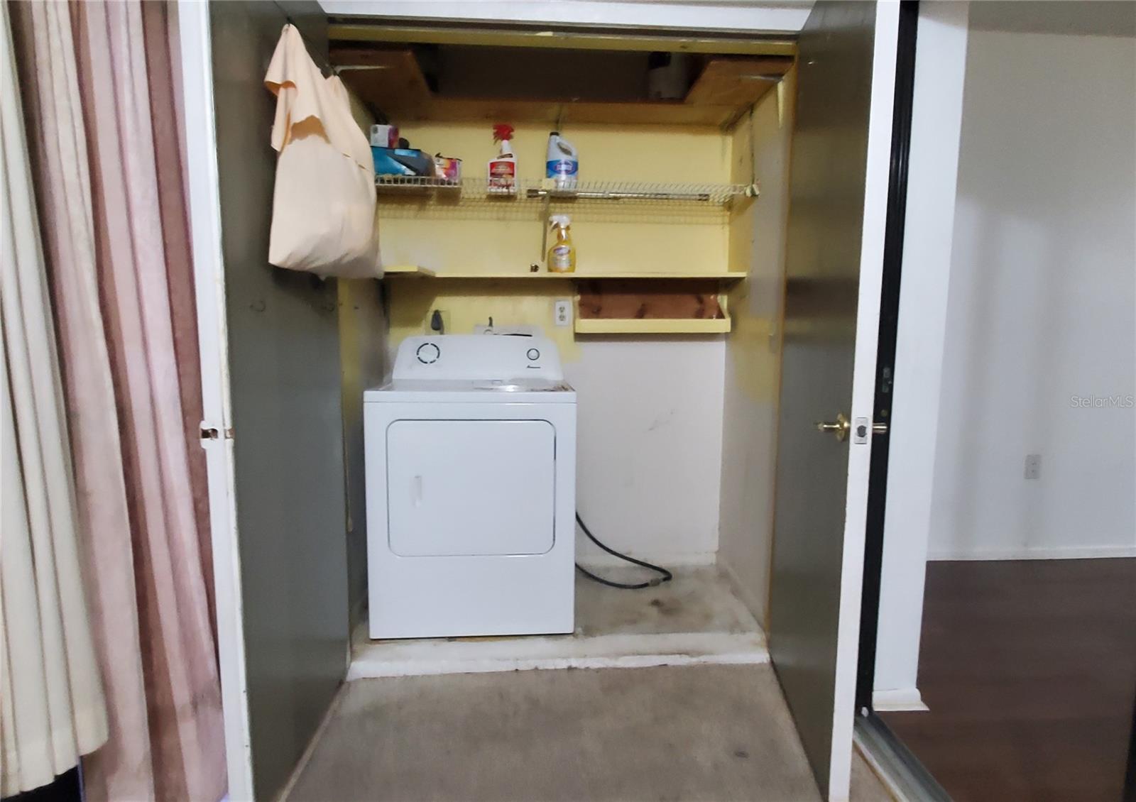 MEADOWS CONDO AT EAST LAKE WOODLANDS - Residential