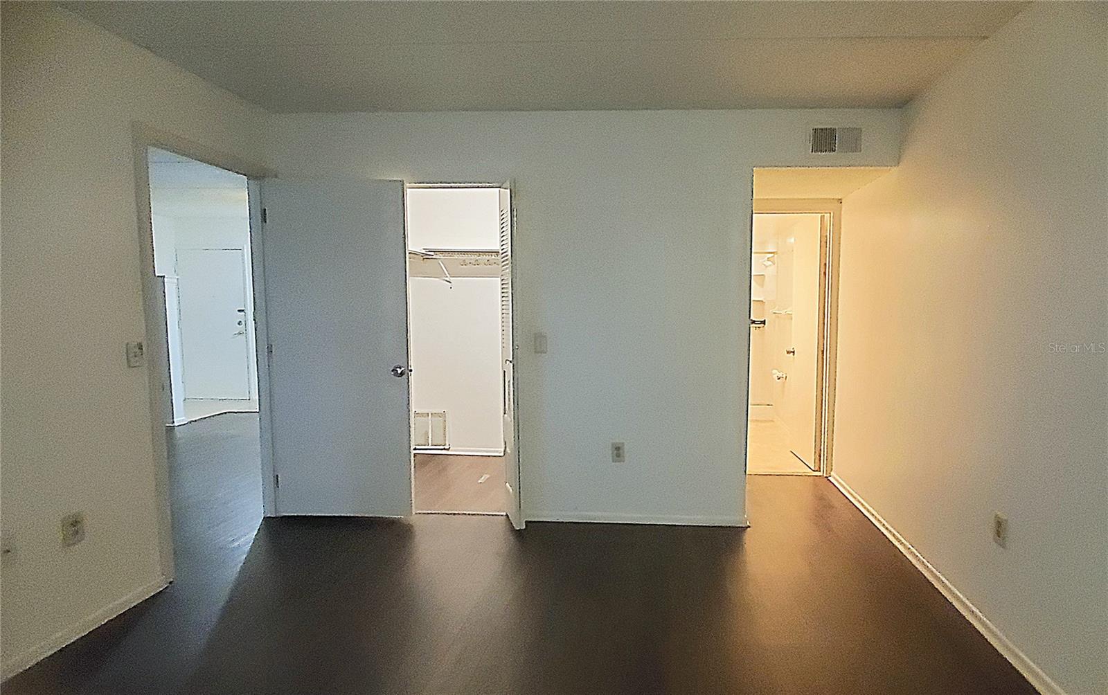 MEADOWS CONDO AT EAST LAKE WOODLANDS - Residential