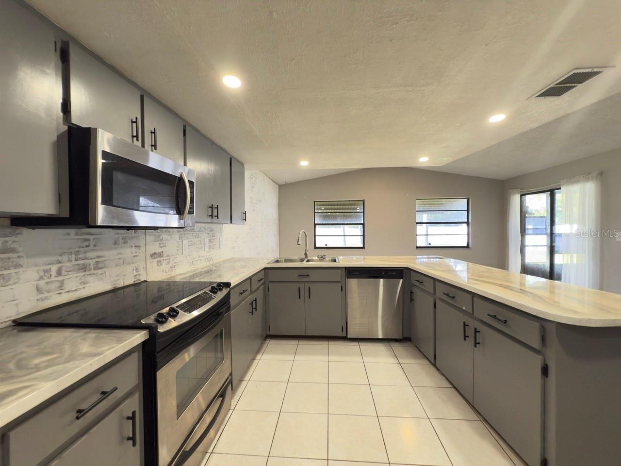 TROP G A - Residential