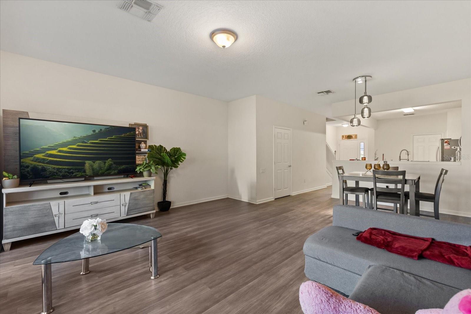 REGENCY OAKS UNIT ONE - Residential
