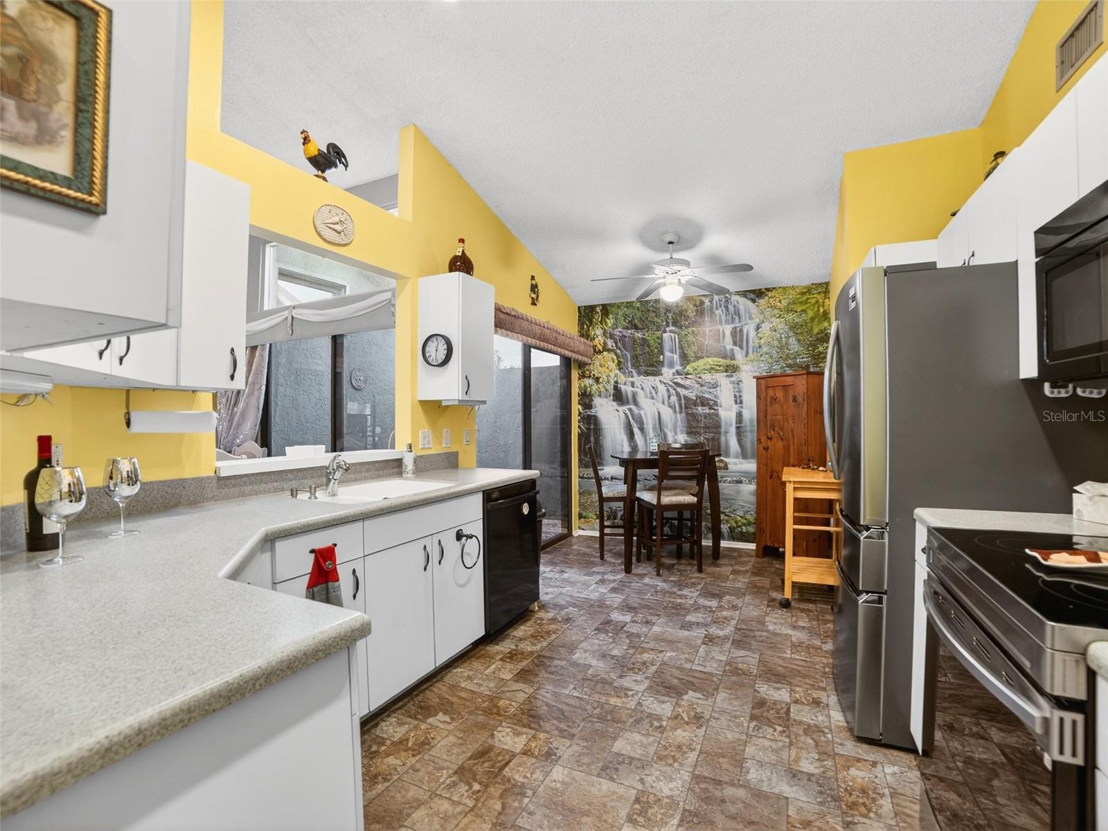 TREE TOPS AT RANGER POINT - Residential