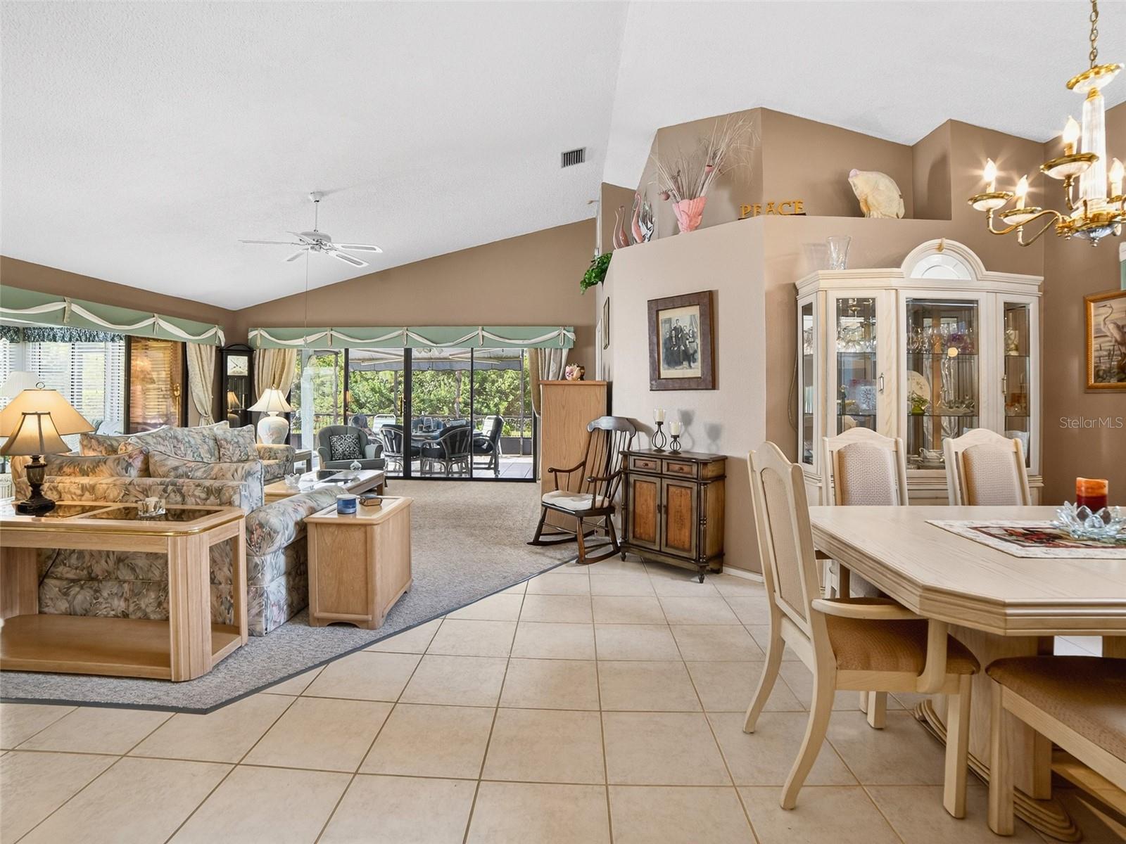 TREE TOPS AT RANGER POINT - Residential