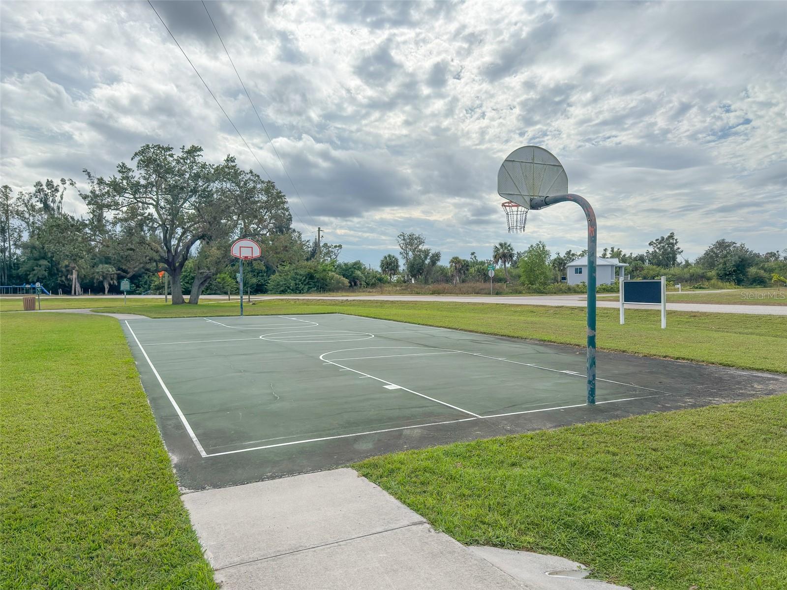 TREE TOPS AT RANGER POINT - Residential