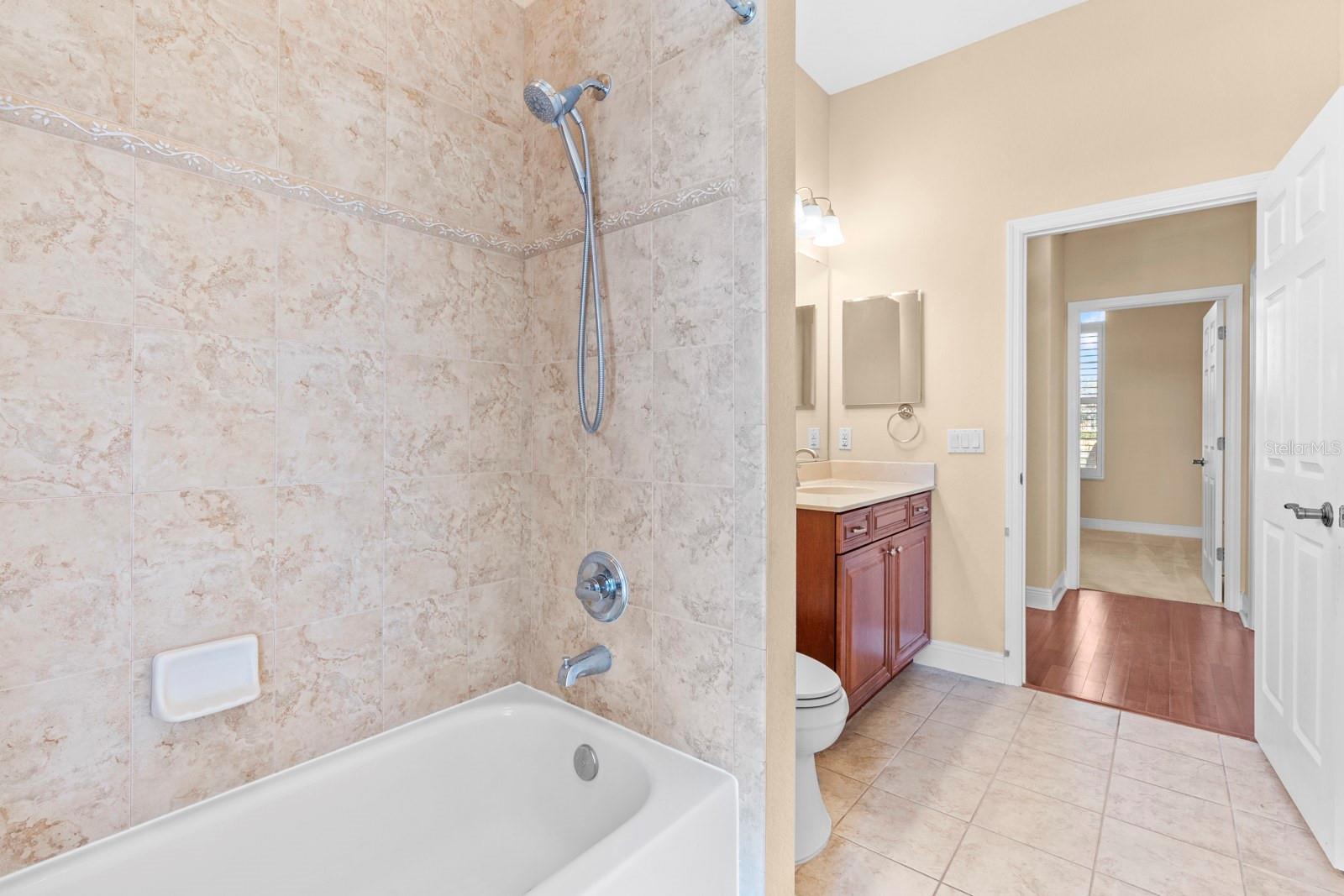 DARBY LAKE - Residential