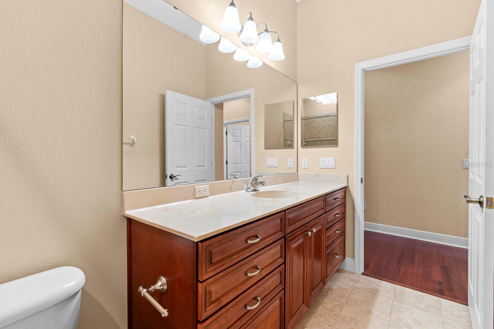 DARBY LAKE - Residential