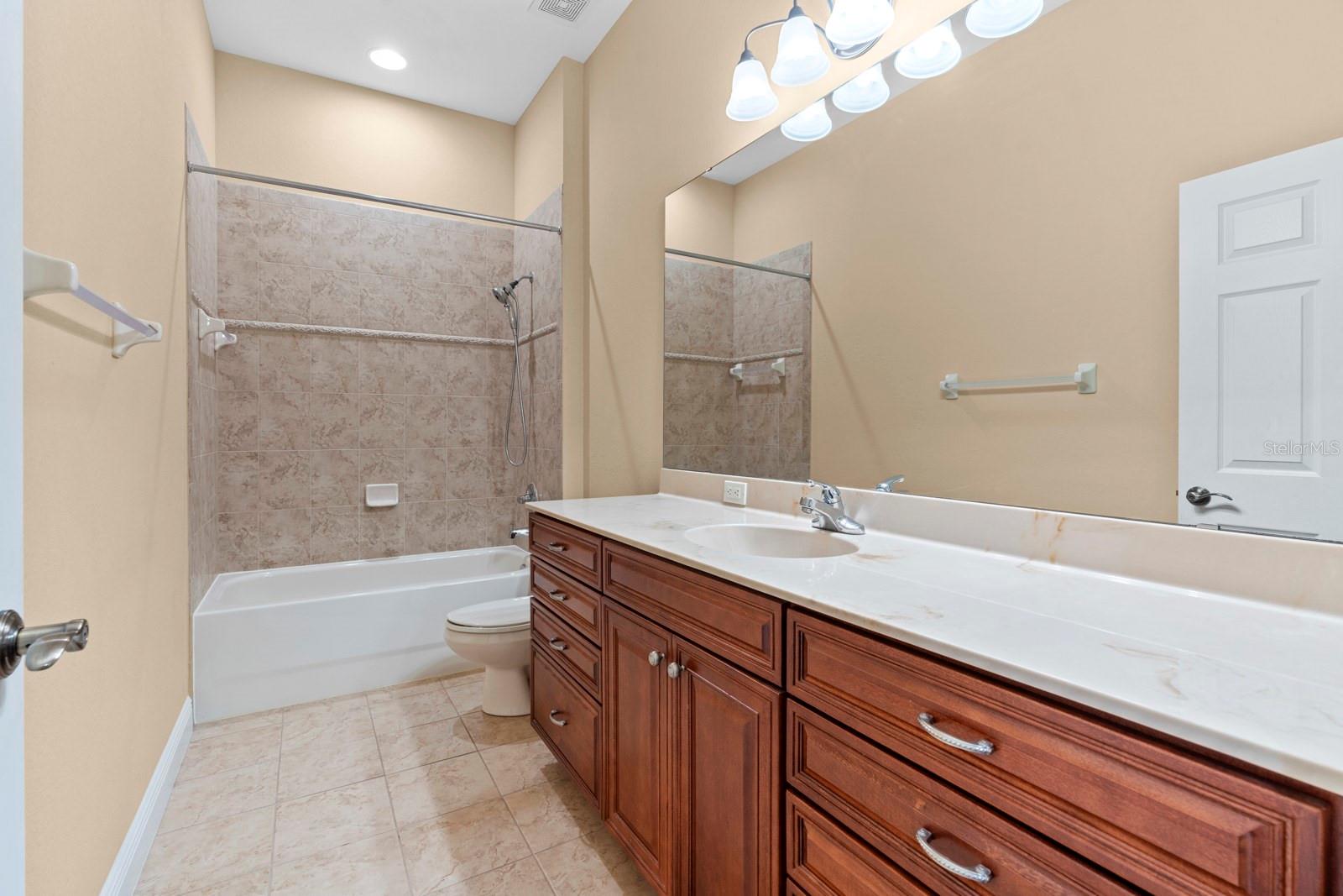 DARBY LAKE - Residential