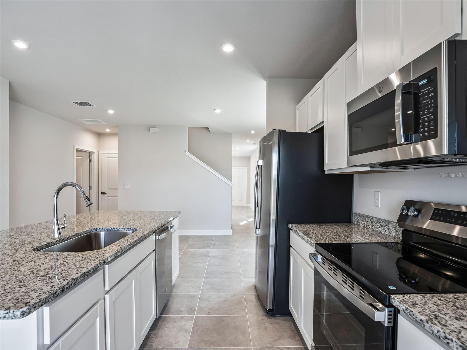 HAMMOCK OAKS TOWNHOMES - Residential