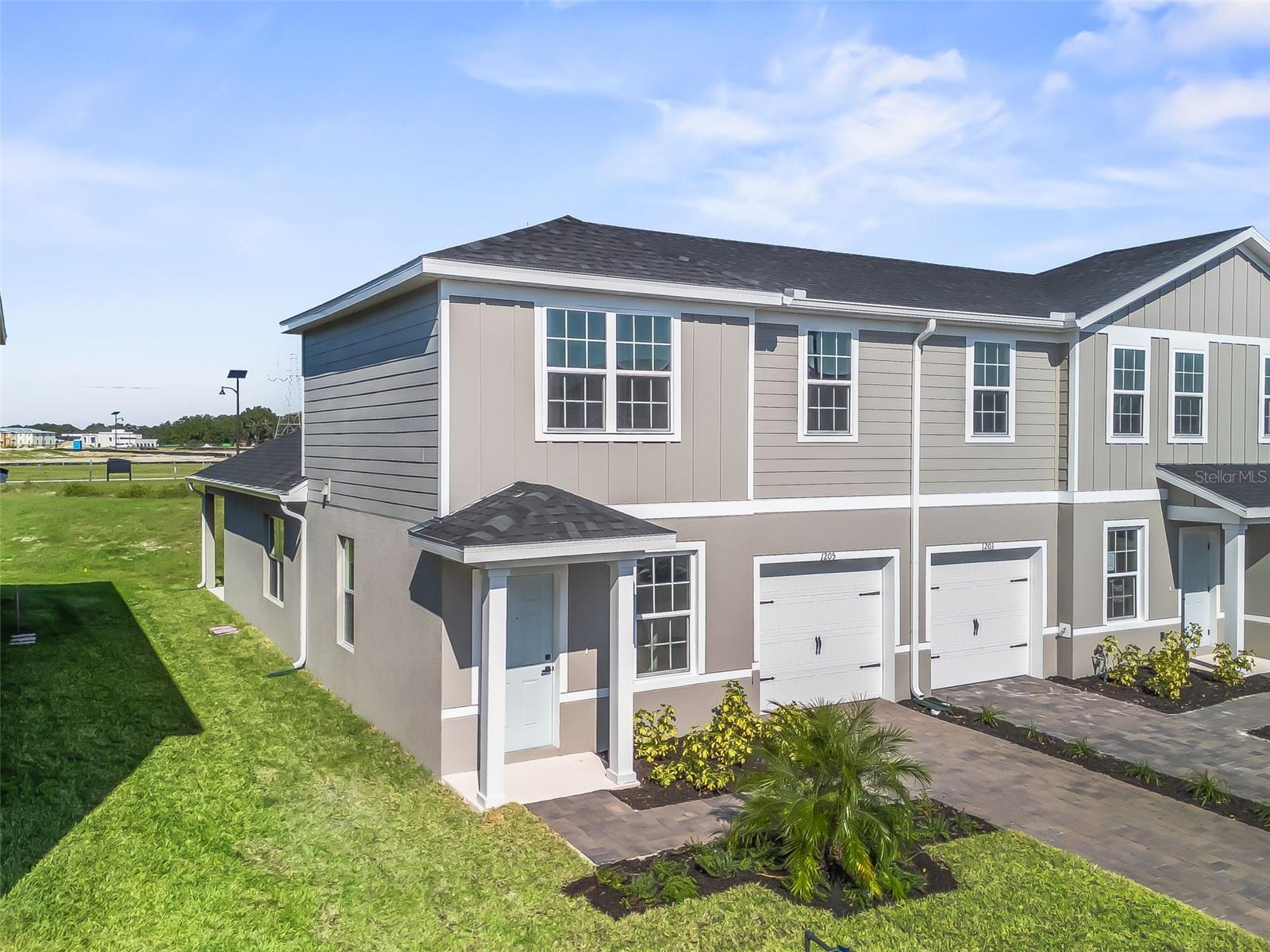 HAMMOCK OAKS TOWNHOMES - Residential