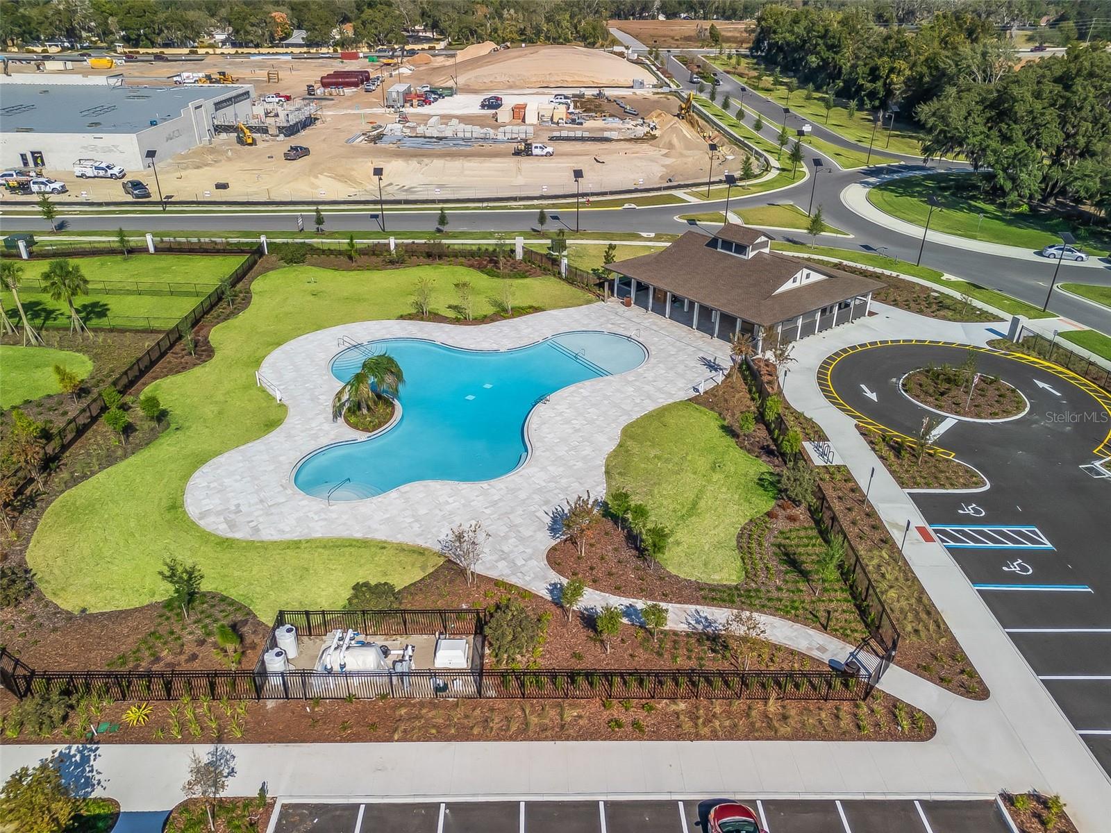 HAMMOCK OAKS TOWNHOMES - Residential