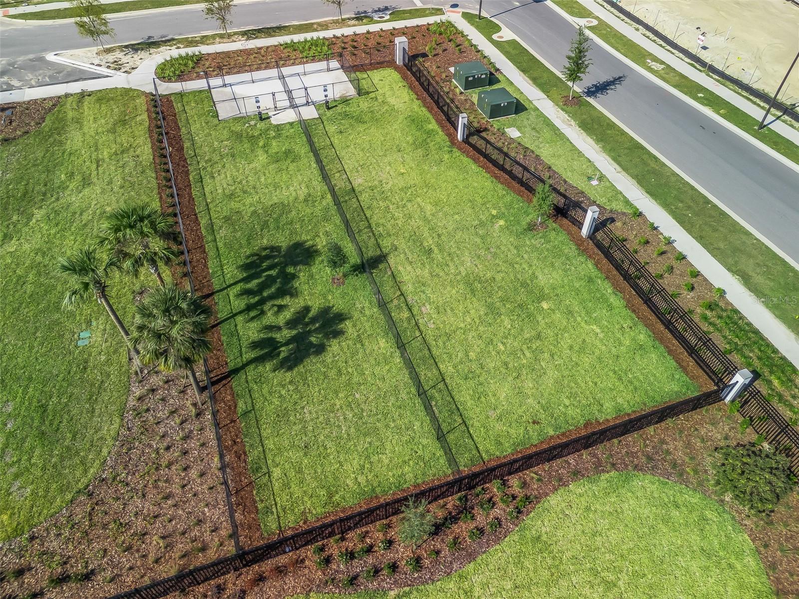 HAMMOCK OAKS TOWNHOMES - Residential