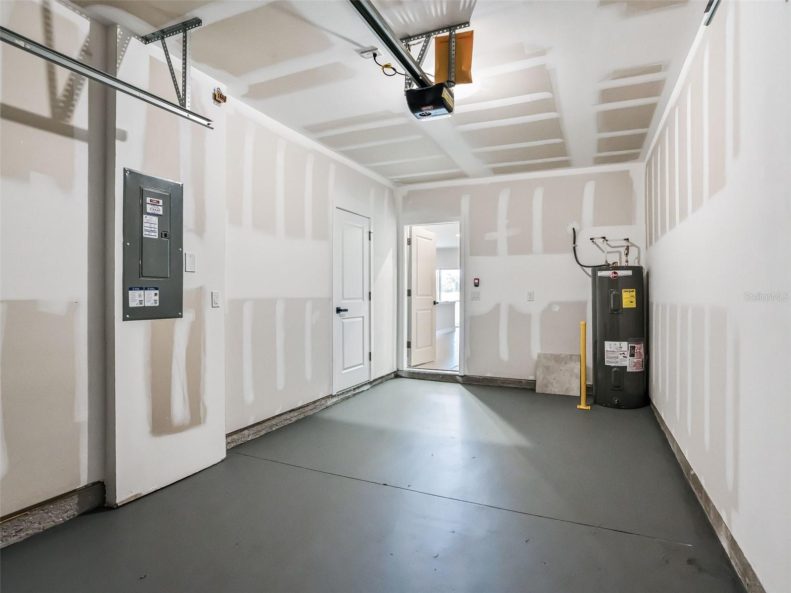 HAMMOCK OAKS TOWNHOMES - Residential