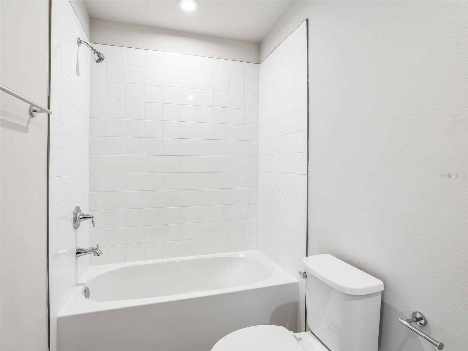 HAMMOCK OAKS TOWNHOMES - Residential