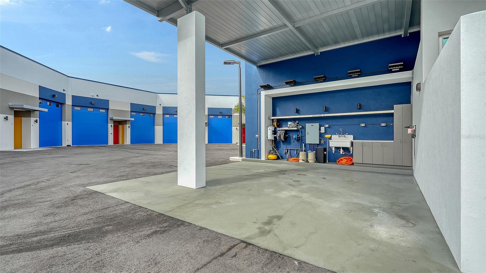 CAR COLLECTIVE - Residential