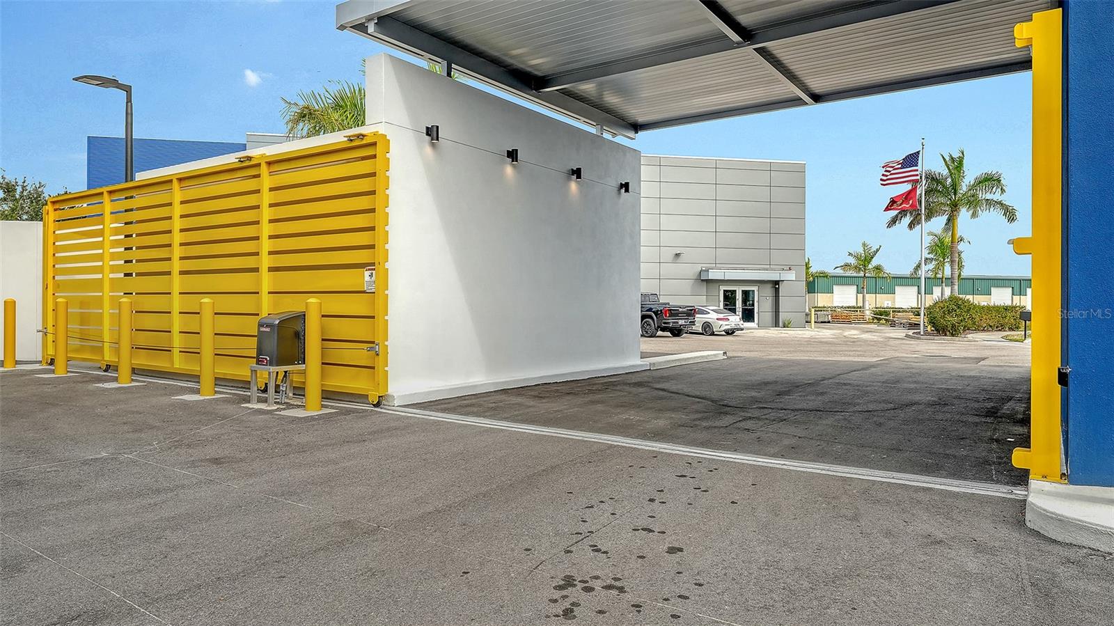 CAR COLLECTIVE - Residential