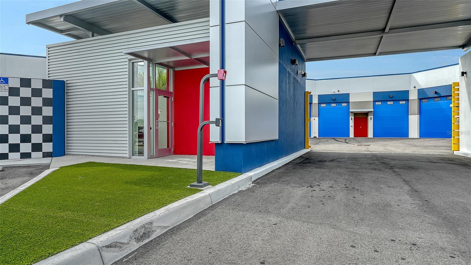 CAR COLLECTIVE - Residential