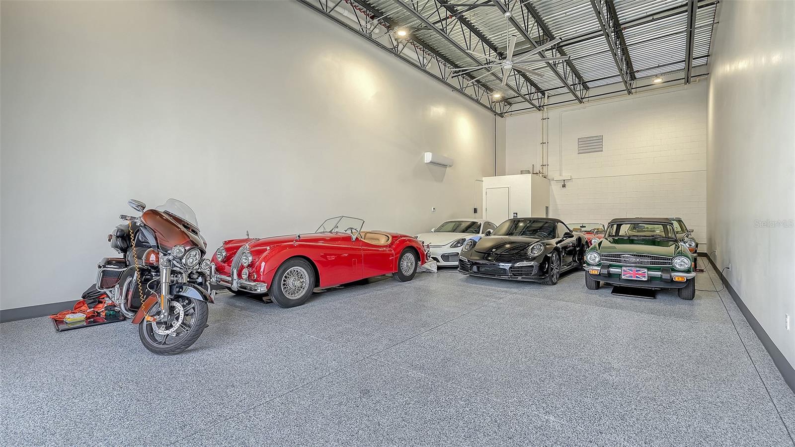 CAR COLLECTIVE - Residential